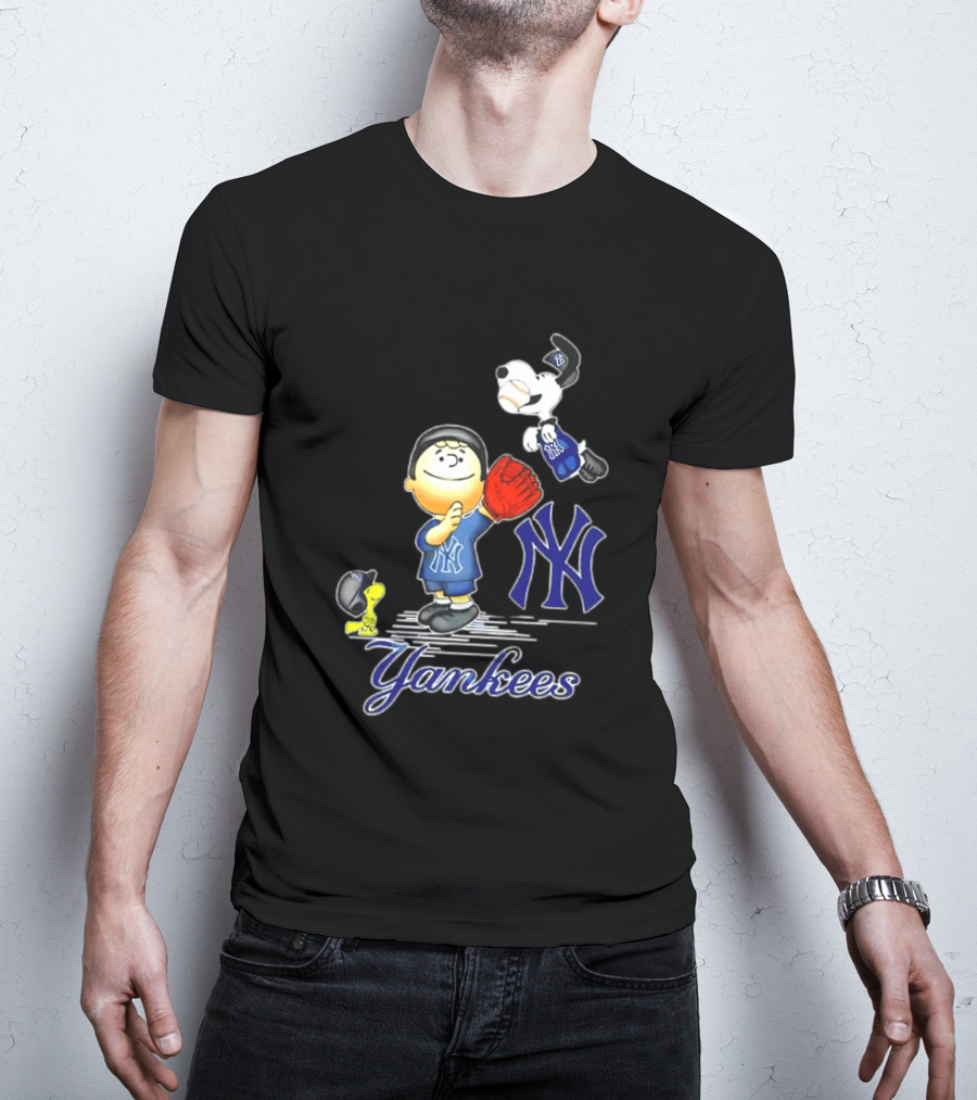 Snoopy Woodstock New York Yankees Peanuts Characters Baseball Fan T-Shirt