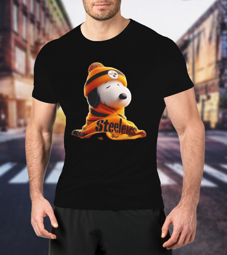 Snoopy Steelers Winter Hat And Scarf T-Shirt