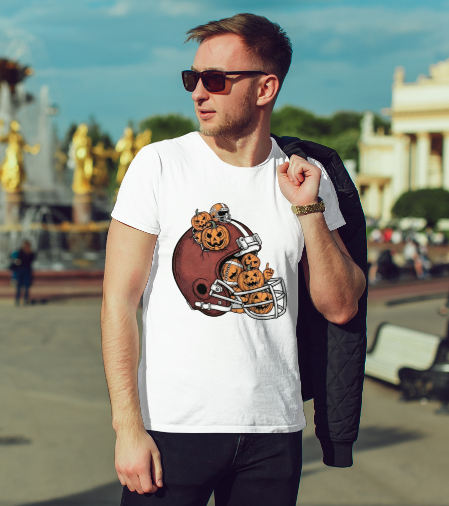 Cleveland Browns Halloween Pumpkin Football Helmet T-Shirt