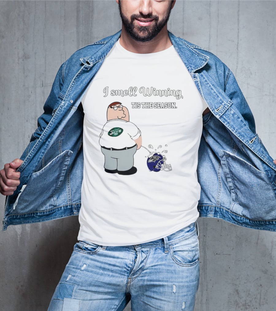 Peter Griffin New York Jets I Smell Winning Tis The Season Peeing On Baltimore Ravens Helmet T-Shirt