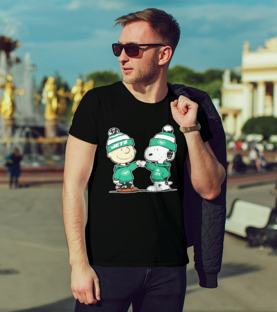 Original Peanuts Charlie Brown Snoopy New York Jets Fist Bump Go Jets Football T-Shirt