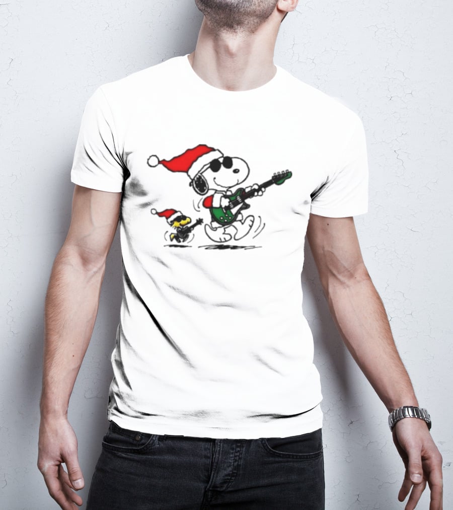 Snoopy Christmas Rocking Guitar Santa Hat Woodstock Peanuts T-Shirt