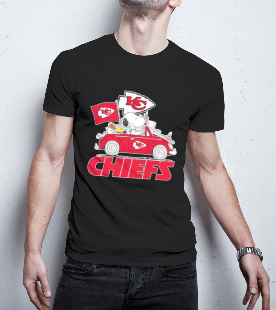 Snoopy Driving Kansas City Chiefs Car With Skyline And Flag T-Shirt
