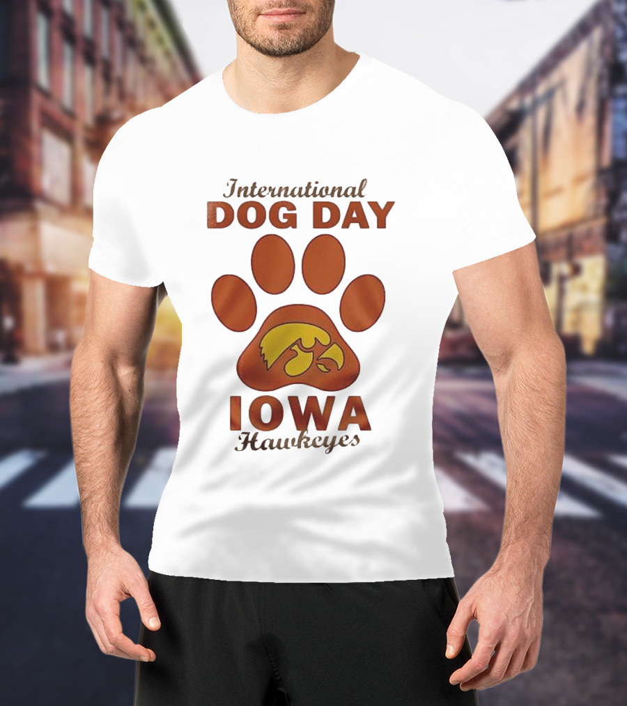 International Dog Day Iowa Hawkeyes Paw Print T-Shirt