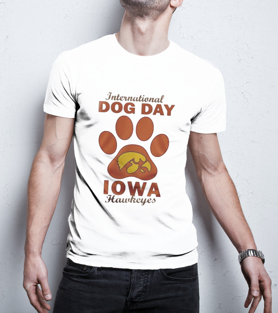International Dog Day Iowa Hawkeyes Paw Print T-Shirt