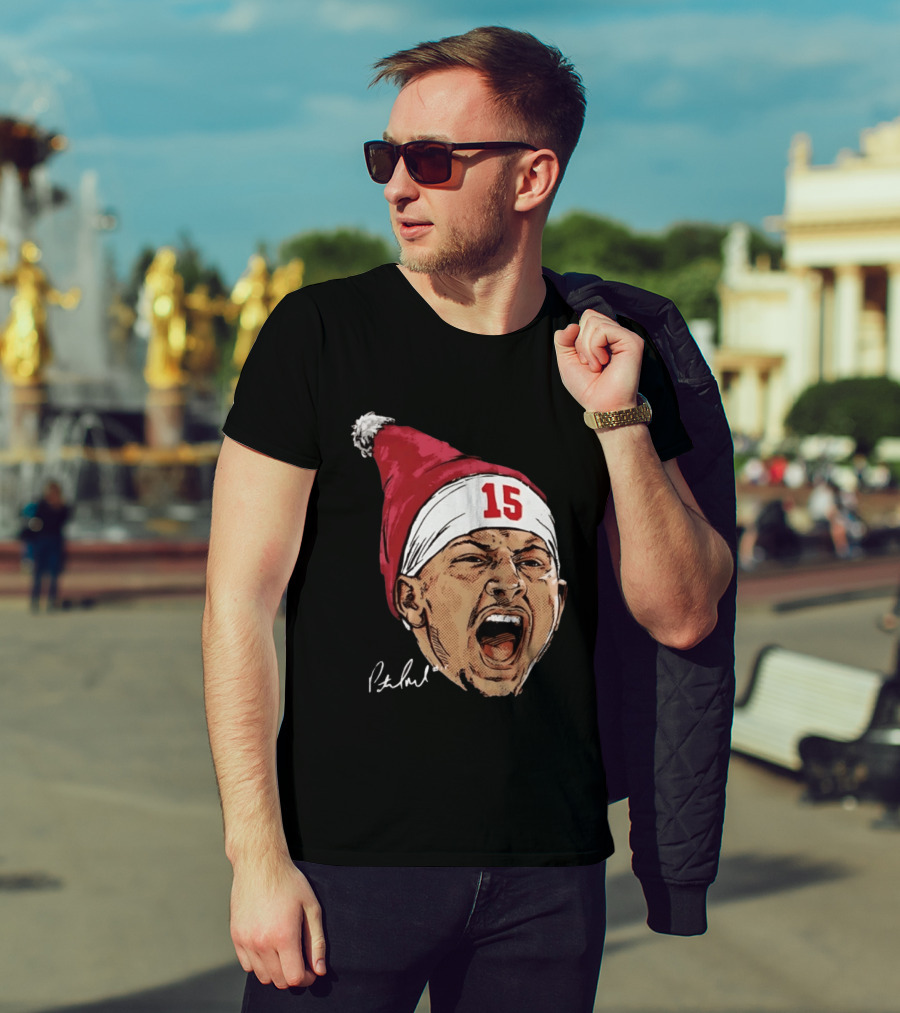 Pat Mahomes Screaming Face Red Santa Hat Number 15 Halftone Caricature T-Shirt