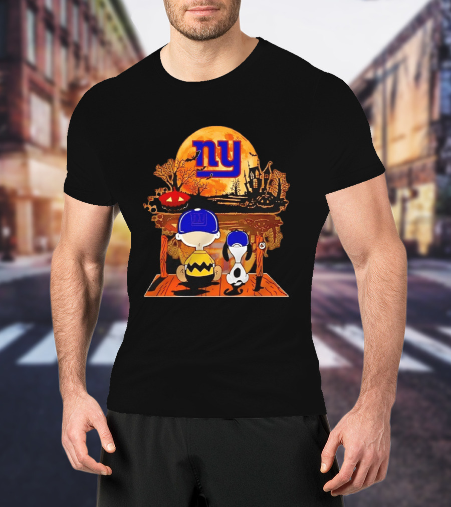 New York Giants Charlie Brown Snoopy Halloween Moon T-Shirt