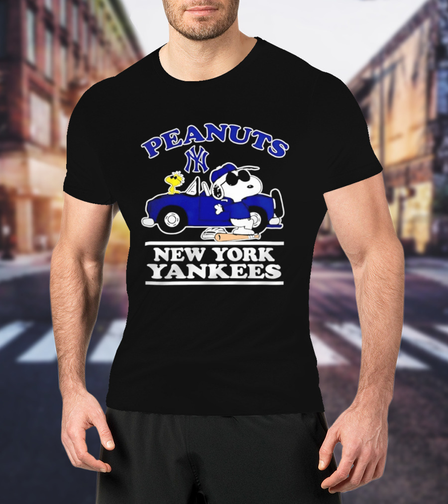 Peanuts Snoopy Woodstock New York Yankees Car Baseball Bat T-Shirt