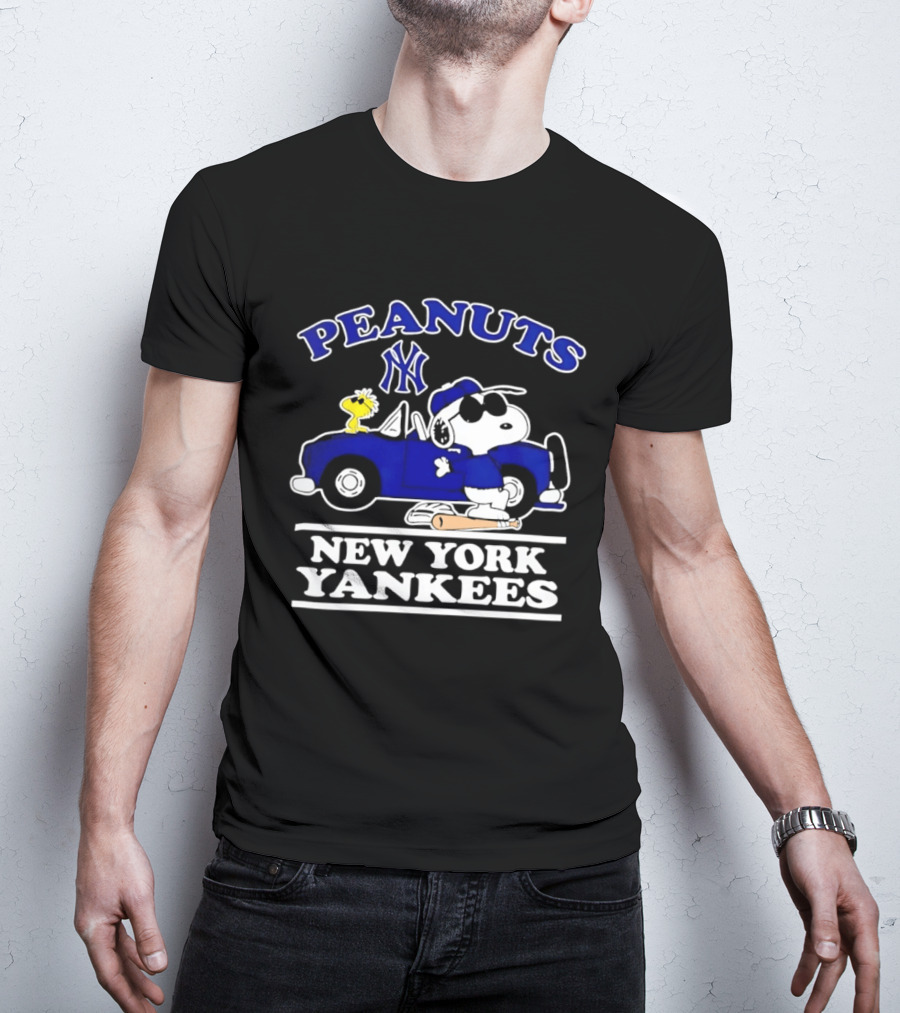 Peanuts Snoopy Woodstock New York Yankees Car Baseball Bat T-Shirt