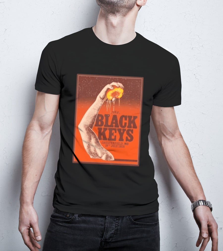 The Black Keys Chesterfield MO July 19 2026 Concert Vintage Hand Holding Peach T-Shirt