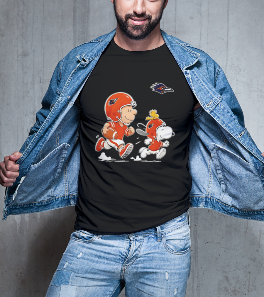 Charlie Brown Woodstock Snoopy UTSA Roadrunners Football 2026 T-Shirt