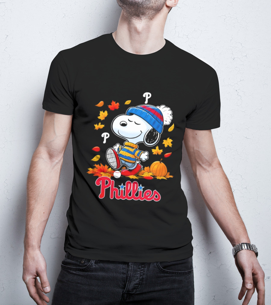 Snoopy Philadelphia Phillies Autumn Leaves Pumpkin Baseball Fan T-Shirt