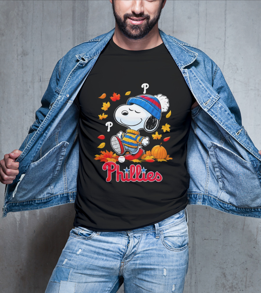 Snoopy Philadelphia Phillies Autumn Leaves Pumpkin Baseball Fan T-Shirt