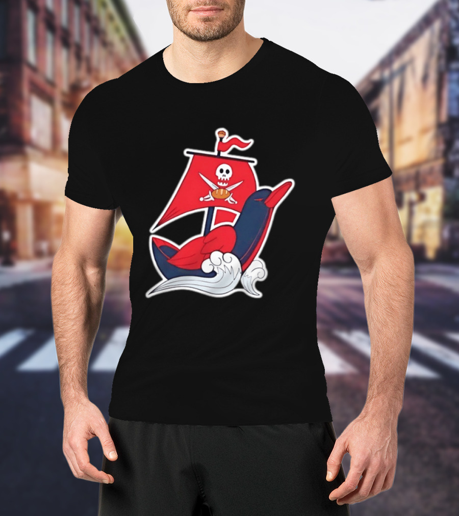 Tampa Bay Buccaneers Pirate Ship Football Skull Crossed Swords Sails T-Shirt