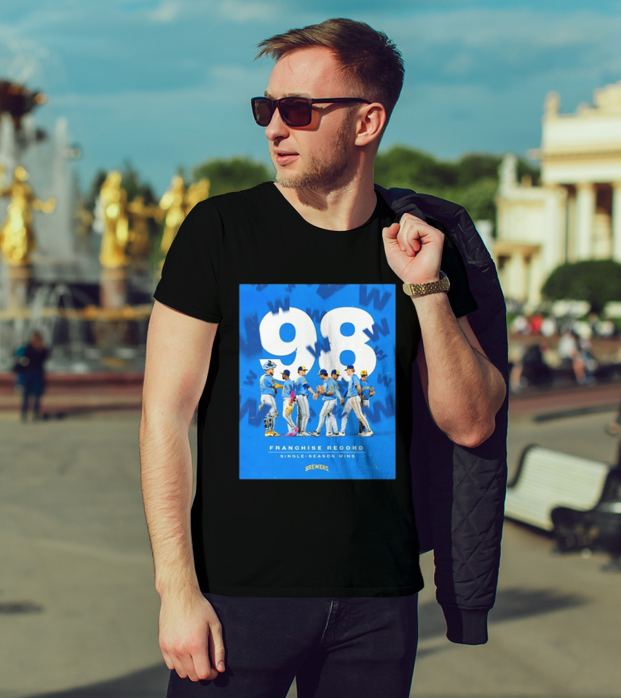 Milwaukee Brewers 98 Franchise Record Single Season Wins Team Celebration T-Shirt