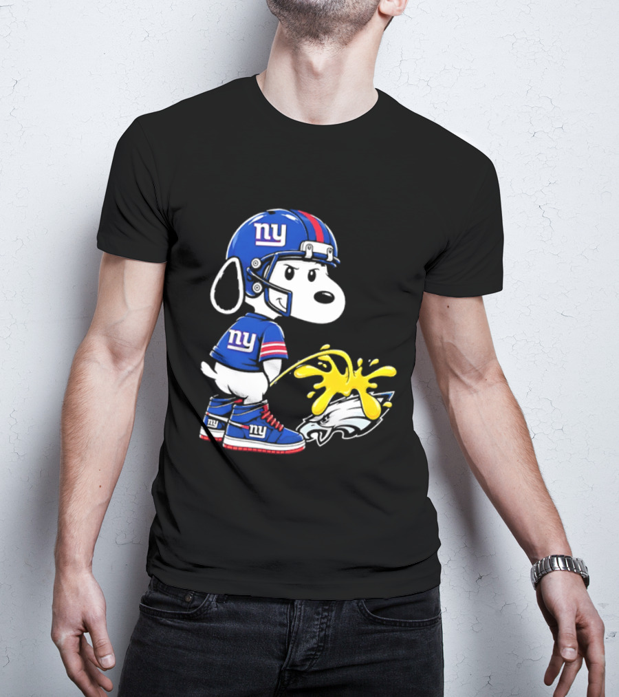 Snoopy New York Giants Pees On Philadelphia Eagles Rivalry T-Shirt