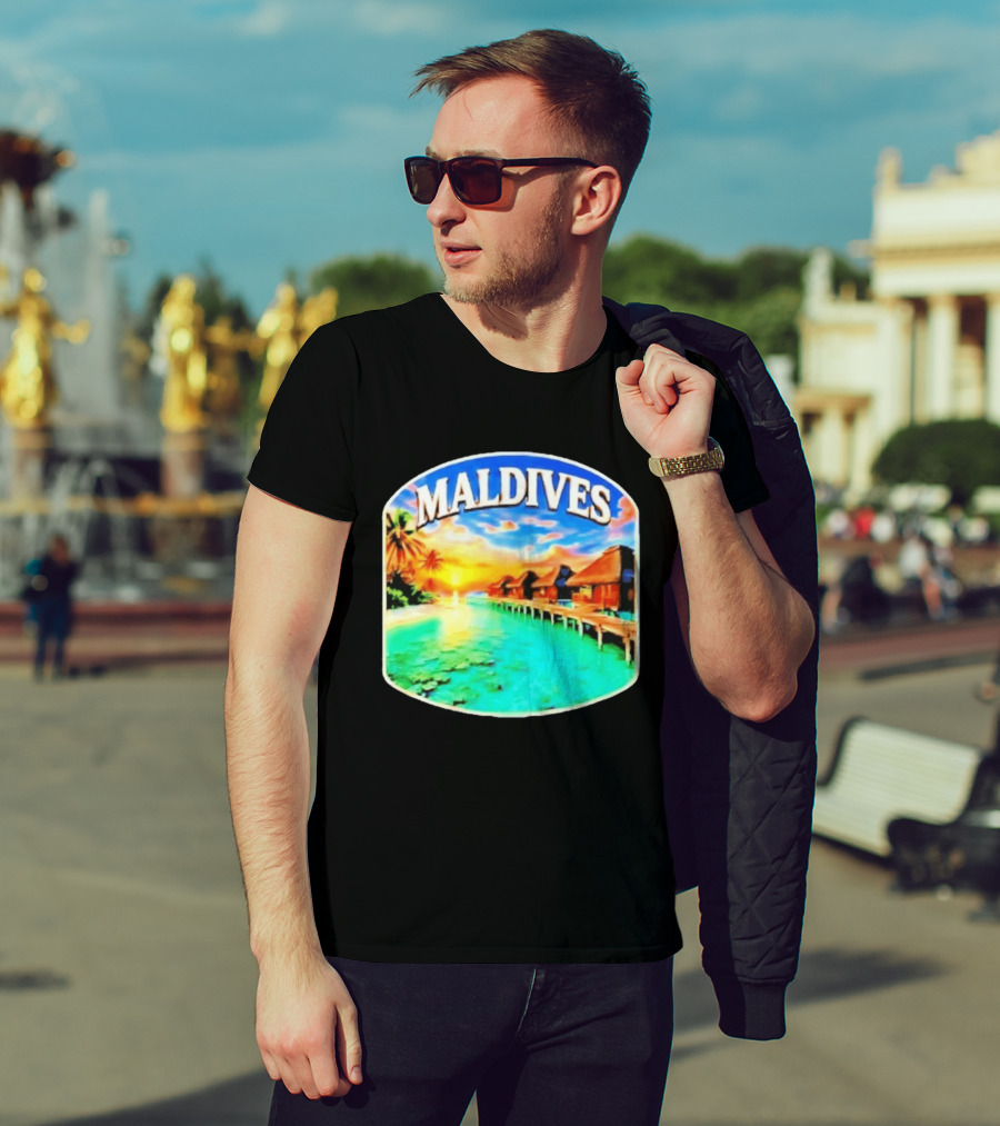 Maldives Tropical Sunset Overwater Bungalows Exquisite Island Escape T-Shirt