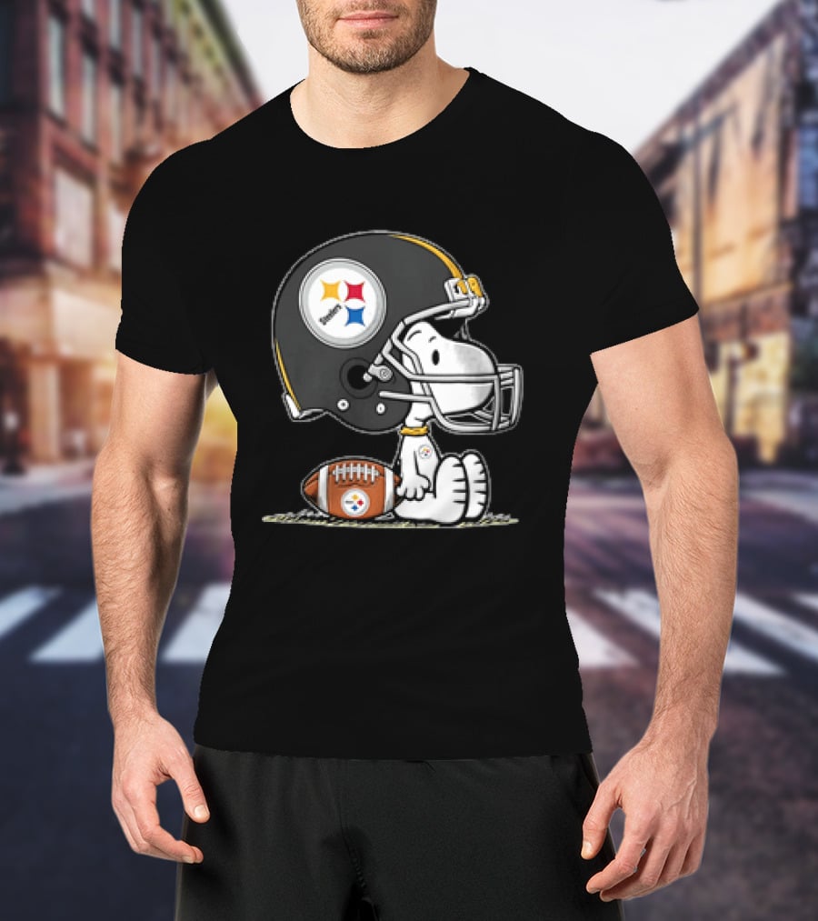 Snoopy Pittsburgh Steelers Cartoon Dog Football Helmet Player T-Shirt