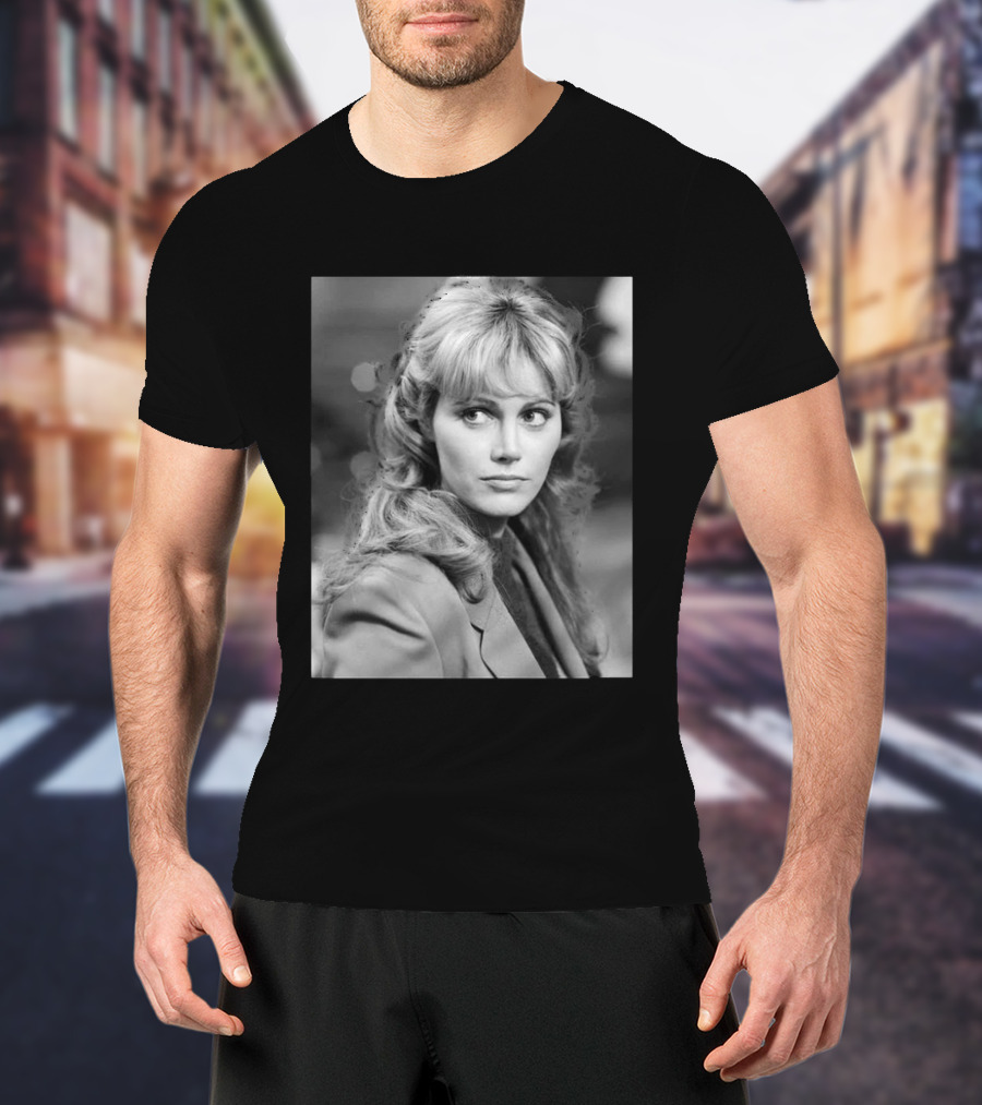 Rip Mary Louise Weller 1946 2026 Vintage Black And White T-Shirt