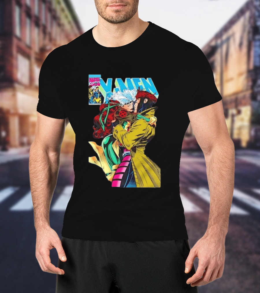 Marvel Comics X Men Rogue And Gambit Romantic Embrace Cover T-Shirt
