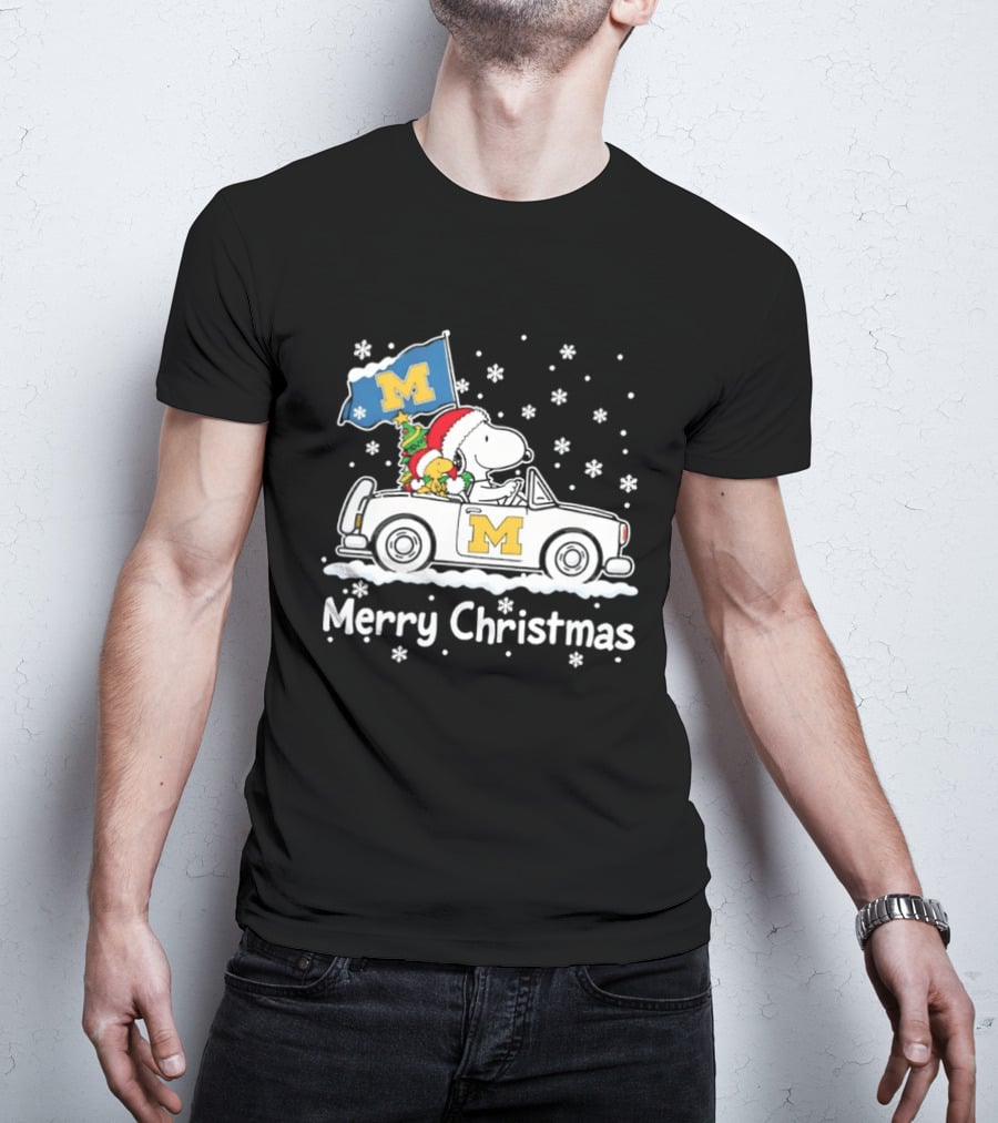 University Of Michigan Wolverines Snoopy Woodstock Christmas Car Flag Snowflakes T-Shirt