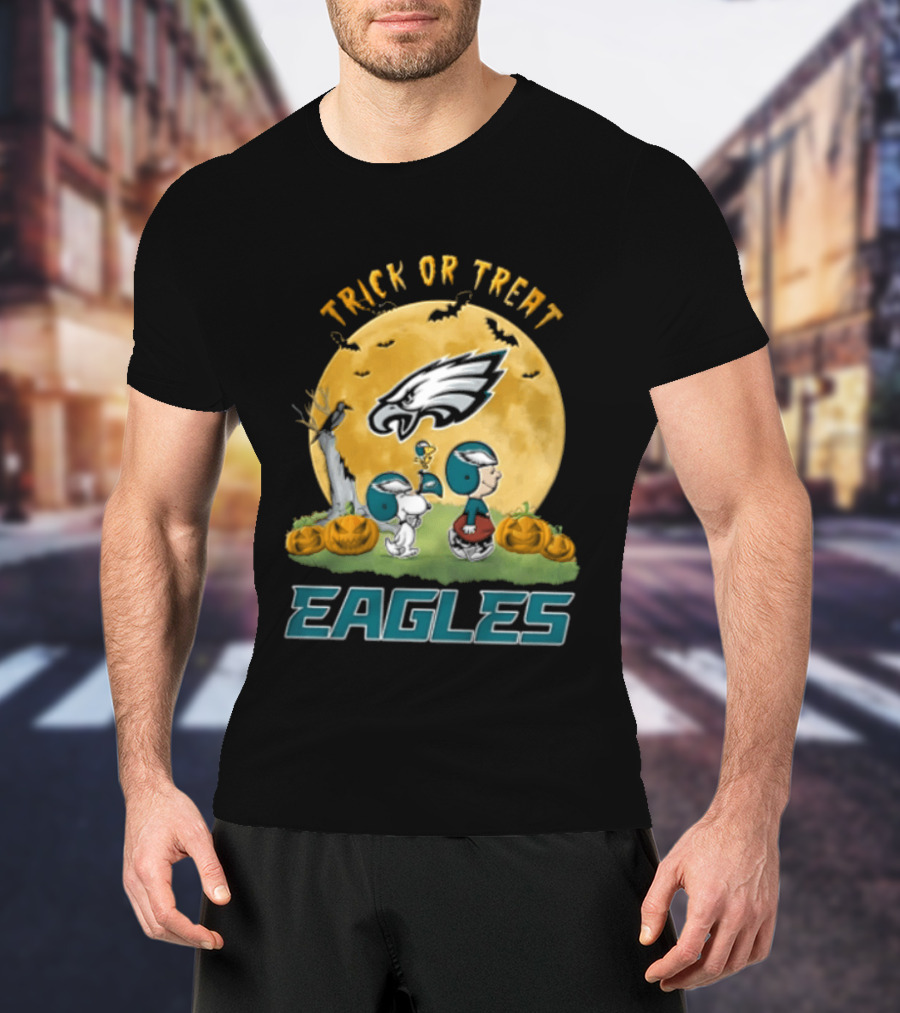 Philadelphia Eagles Trick Or Treat Snoopy Charlie Brown Full Moon Pumpkins T-Shirt