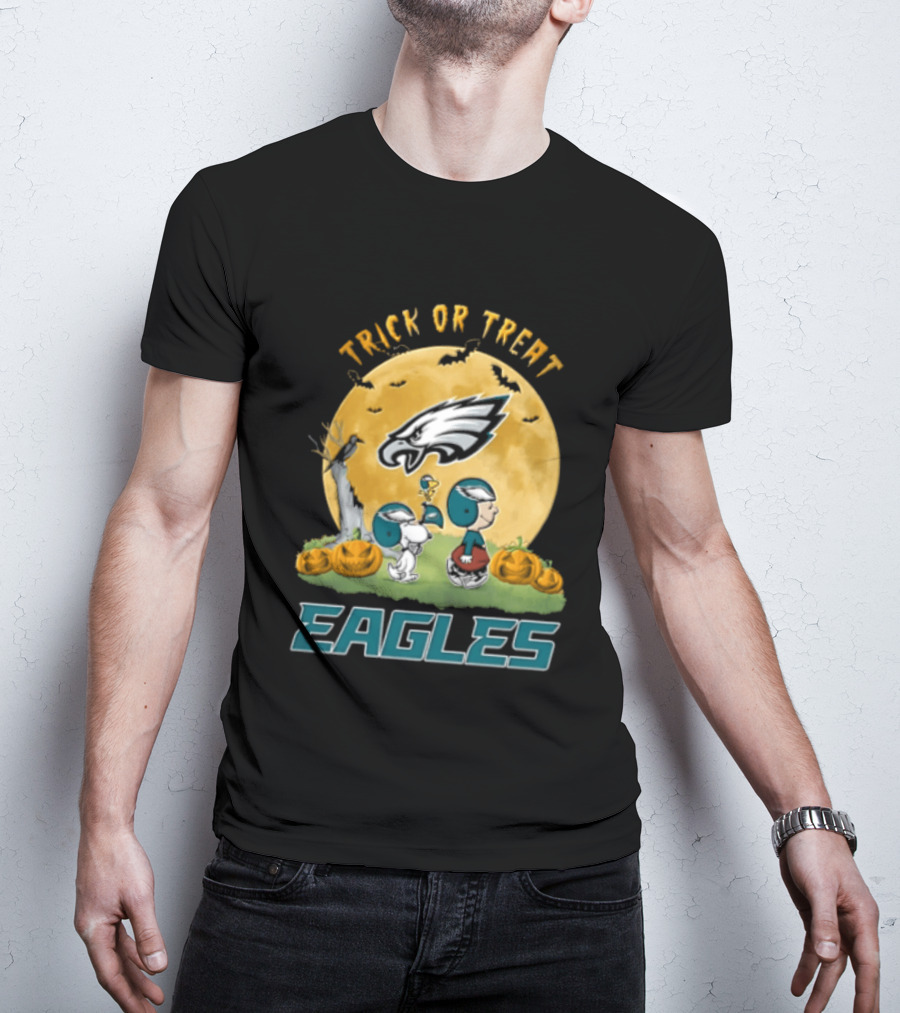 Philadelphia Eagles Trick Or Treat Snoopy Charlie Brown Full Moon Pumpkins T-Shirt