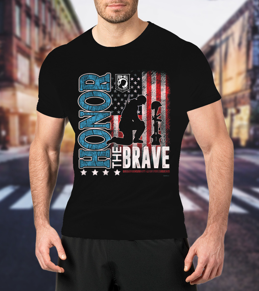 Honor The Brave POW-MIA American Flag Soldier Kneeling Memorial T-Shirt