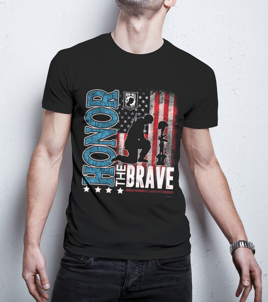 Honor The Brave POW-MIA American Flag Soldier Kneeling Memorial T-Shirt