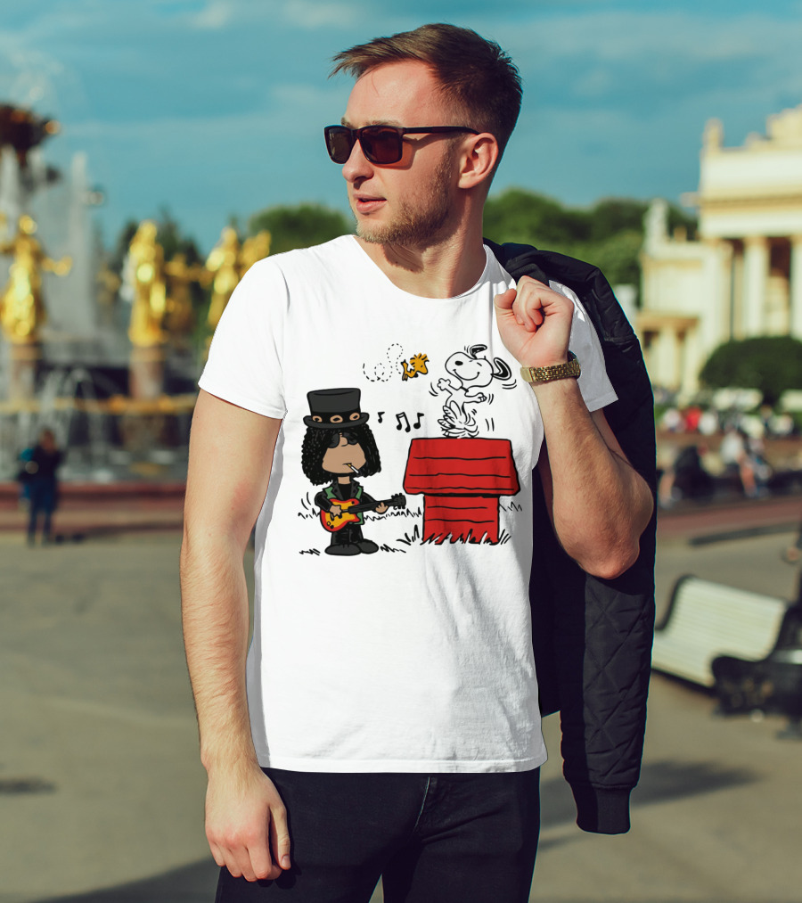 Slash Style Guitarist With Snoopy And Woodstock Playing Music T-Shirt
