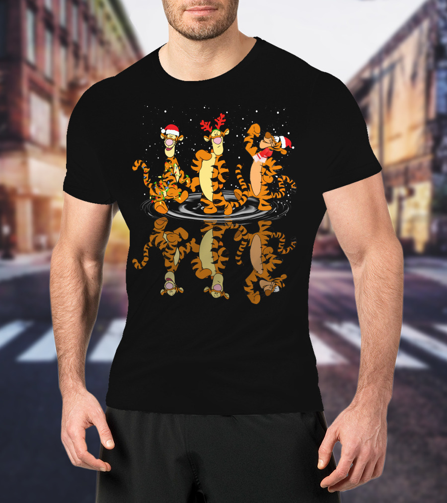 Tigger Santa And Reindeer Christmas Reflections T-Shirt