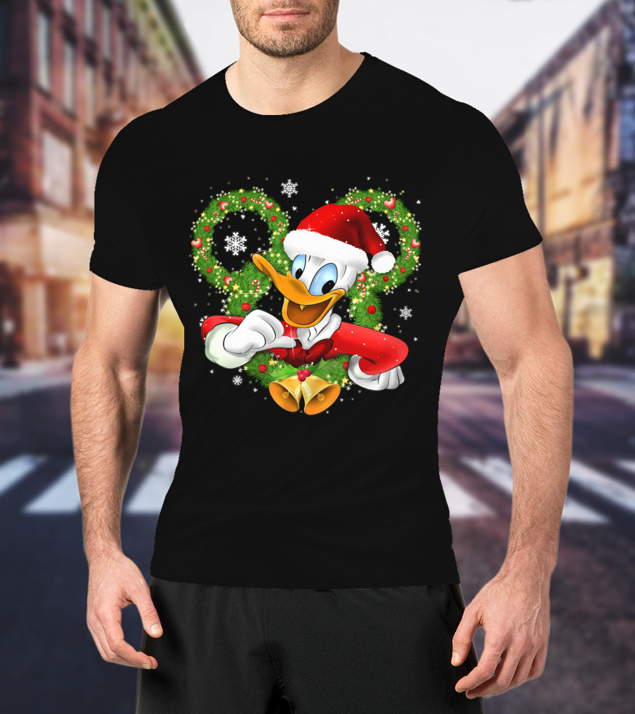 Santa Donald Duck Christmas Wreath Snowflakes T-Shirt