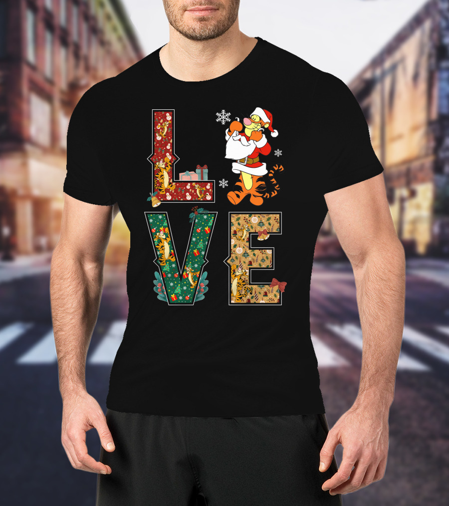 Love Tigger Christmas Santa Hat And Gifts T-Shirt