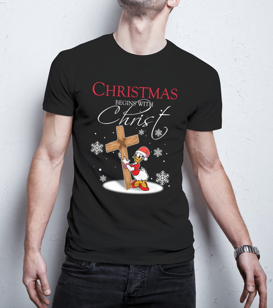 Christmas Begins With Christ Снежинки Крест Рождественский Утка Красный Колпак Носкиobos Отobwhat T-Shirt