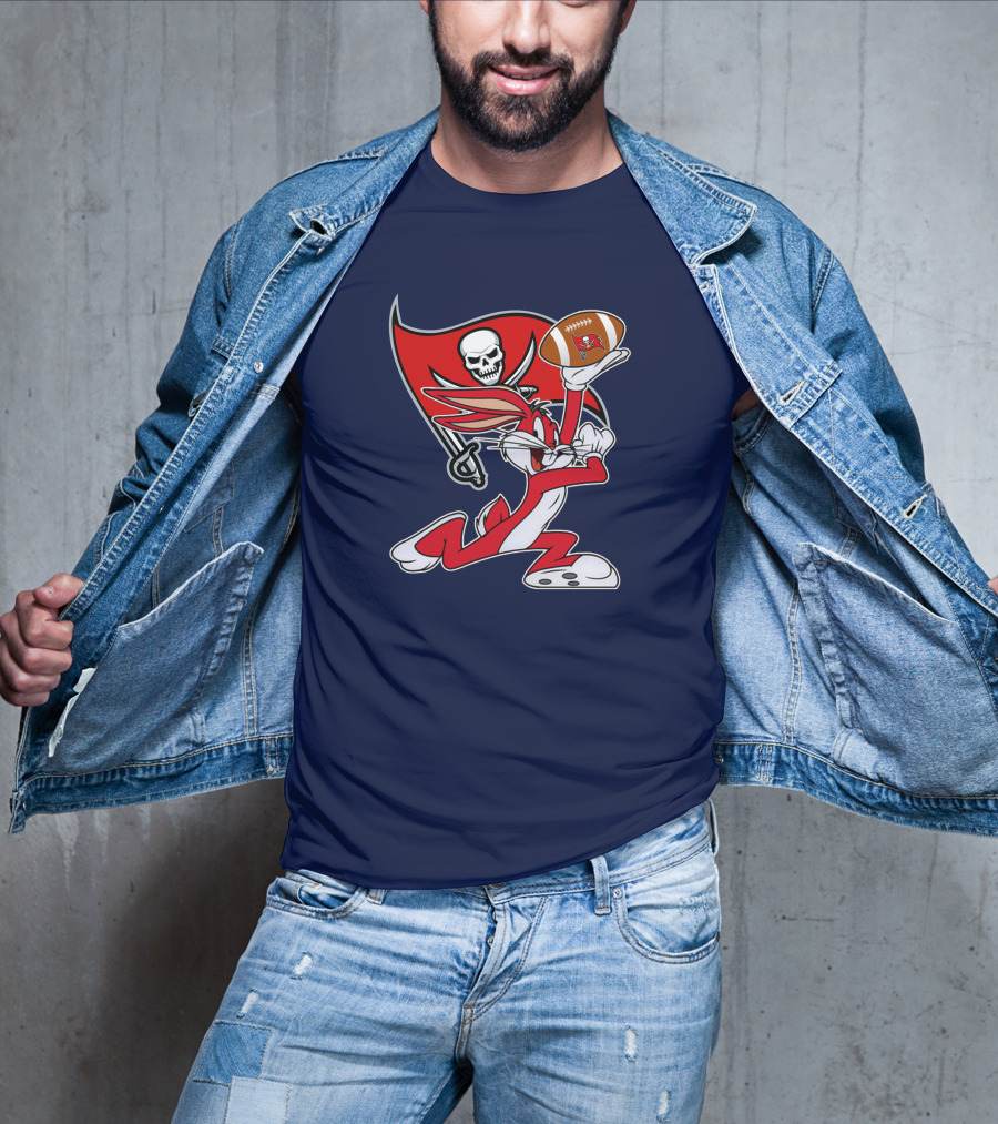 Bugs Bunny Tampa Bay Buccaneers Football Flag T-Shirt