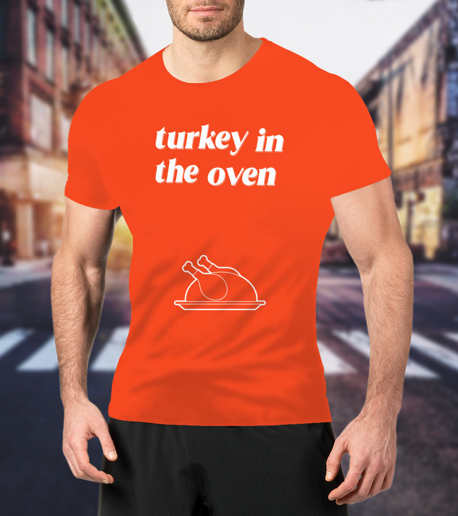 Turkey In The Oven Thanksgiving Holiday Plate T-Shirt