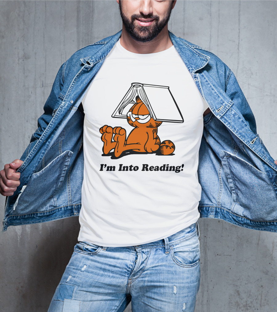 Shan Horan Draws Garfield I'm Into Reading Book Hat T-Shirt