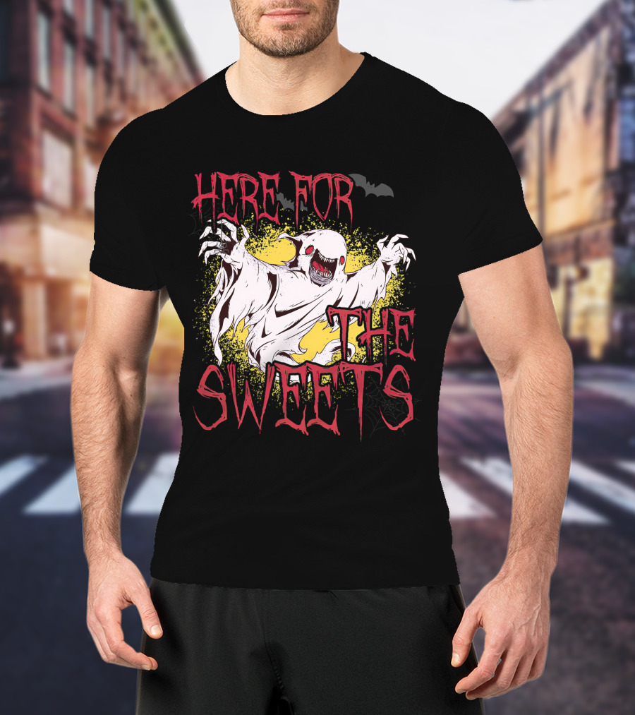 Here For The Sweets Ghost Costume With Ghosts For Halloween T-Shirt