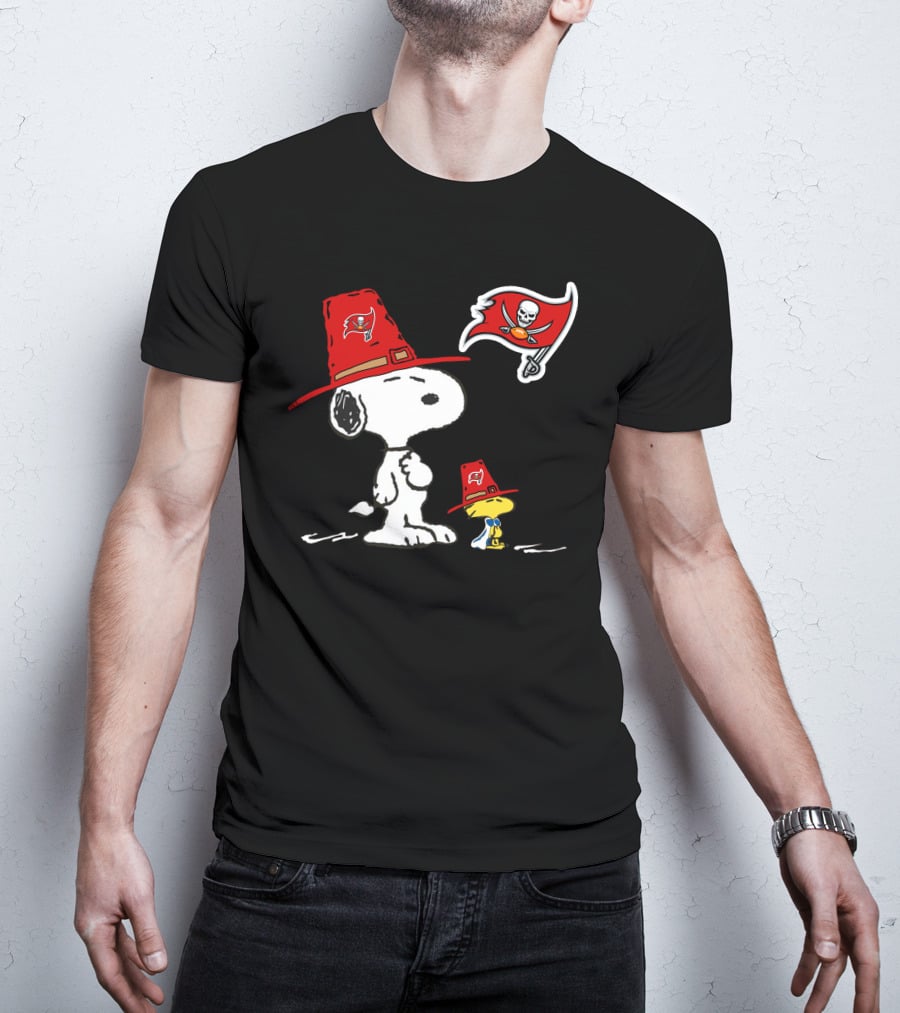 Buccaneers Snoopy And Woodstock With Tampa Bay Flag T-Shirt