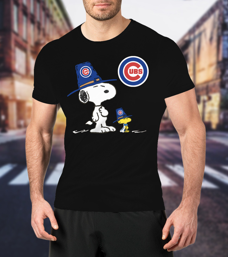 Chicago Cubs Snoopy Woodstock Pilgrim Hat T-Shirt