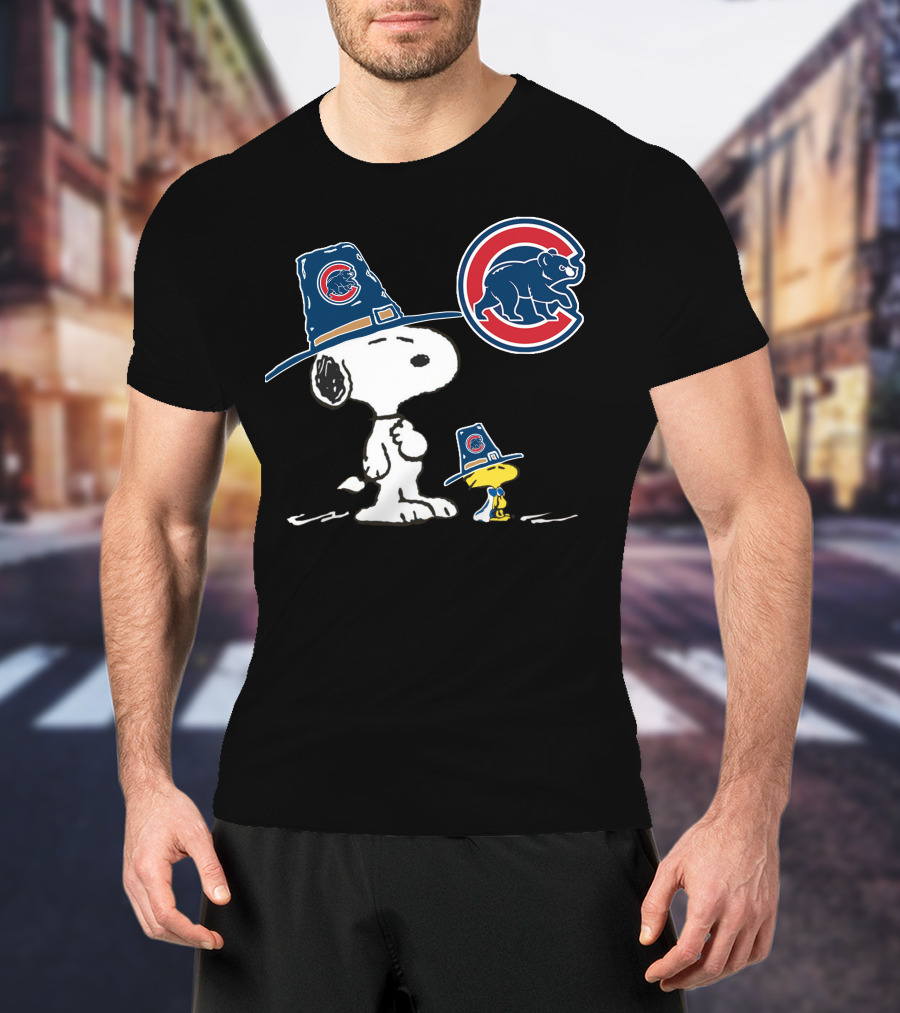 Chicago Cubs Snoopy And Woodstock Wearing Cubs Hats T-Shirt