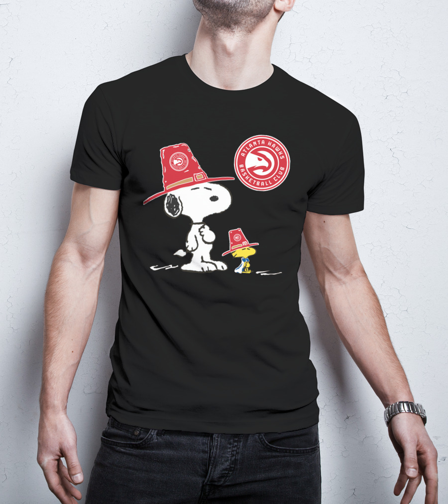 Atlanta Hawks Basketball Club Snoopy Woodstock Fan Hat T-Shirt