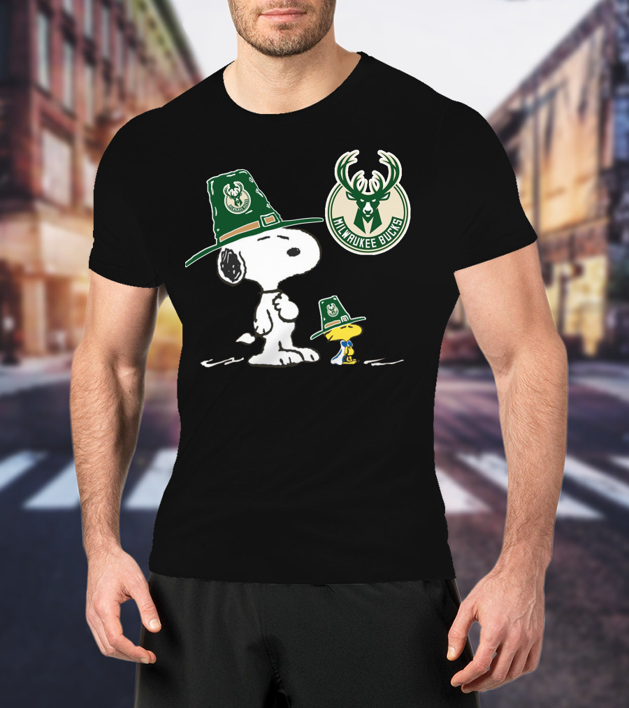 Milwaukee Bucks Snoopy Woodstock Pilgrim Hats T-Shirt