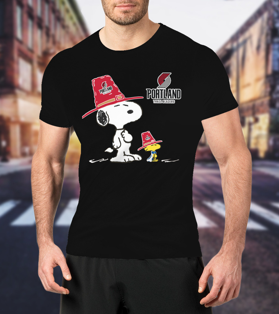 Portland Trail Blazers Snoopy Woodstock Red Hat T-Shirt