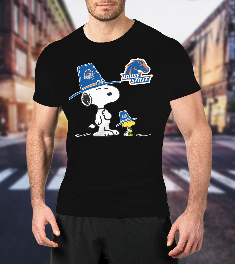 Boise State Broncos Snoopy And Woodstock Pilgrim Hats T-Shirt