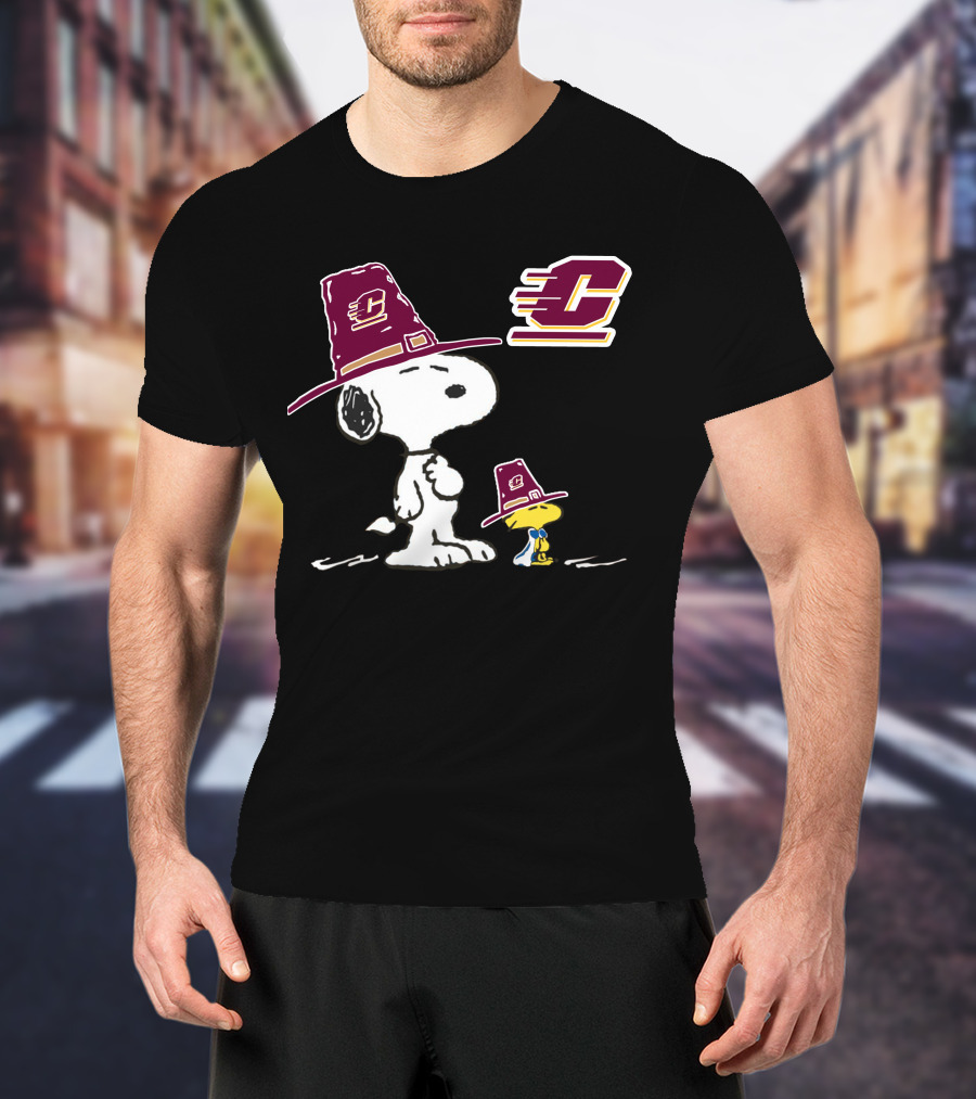 Central Michigan Chippewas Snoopy Woodstock Football T-Shirt