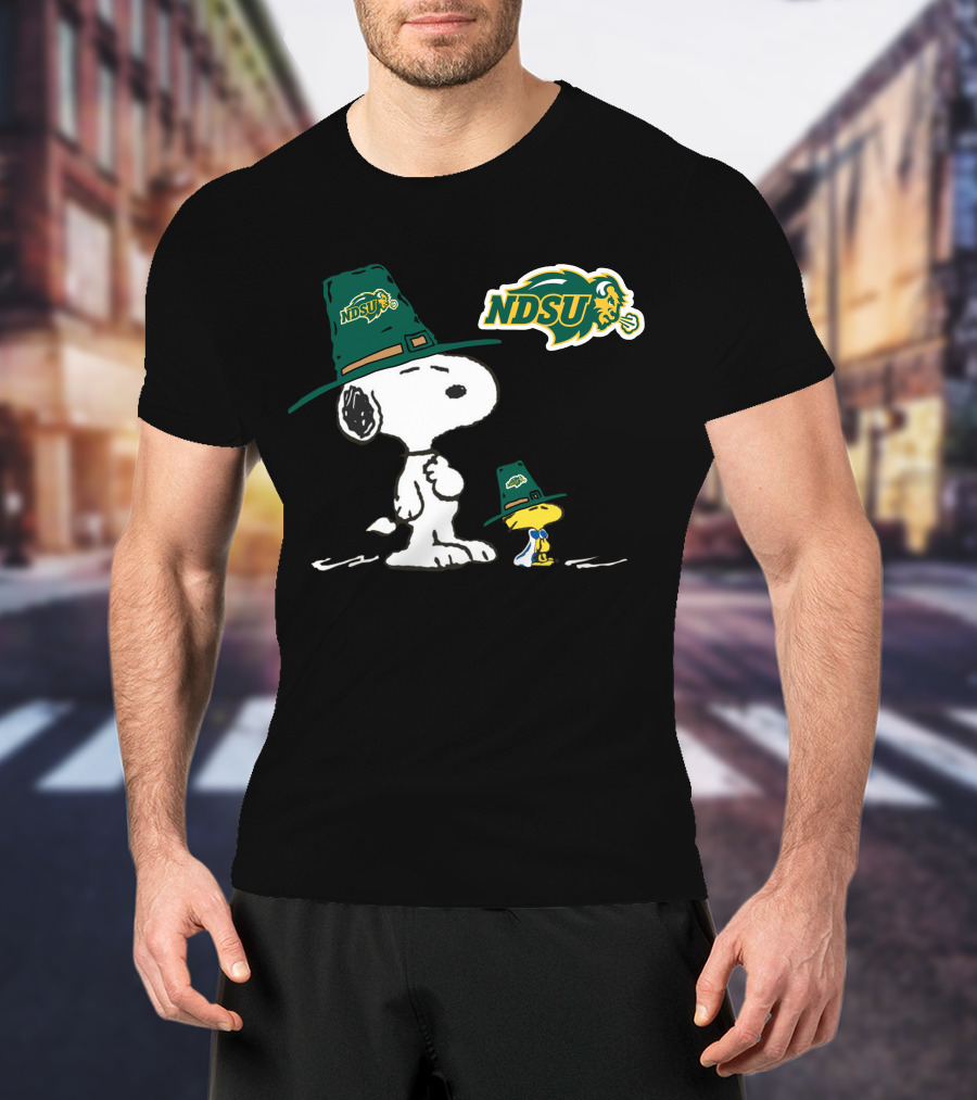 NDSU Bison Snoopy And Woodstock Green Hat Peanuts T-Shirt