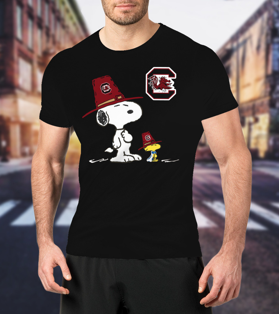 South Carolina Gamecocks Snoopy Woodstock Thanksgiving Pilgrim Hats T-Shirt