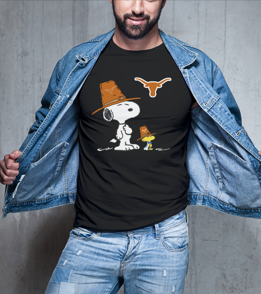 Texas Longhorn Snoopy Woodstock Wearing Cowboy Hats With Longhorn T-Shirt