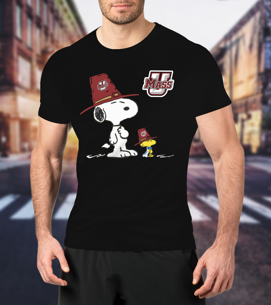 Umass Minutemen Snoopy Woodstock Peanuts Umass T-Shirt